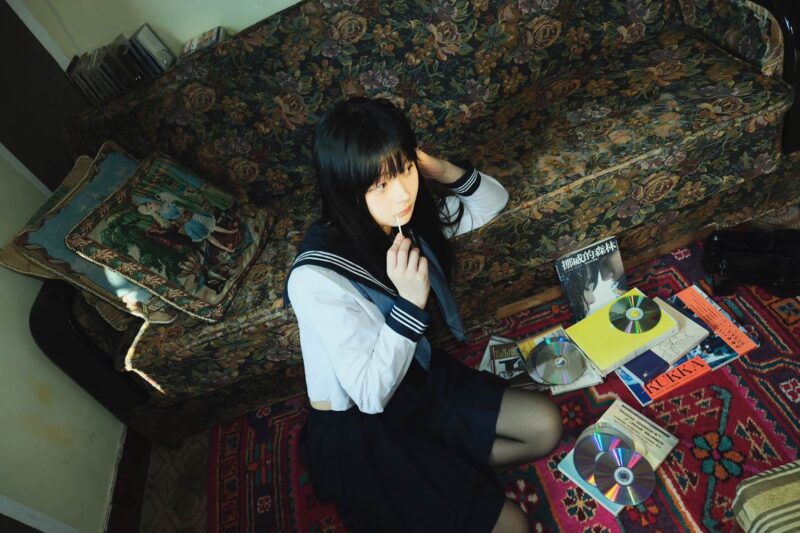 白莉爱吃巧克力 NO.004 – 原理猪 闺房JK[19P/732MB]-无料摄影圈