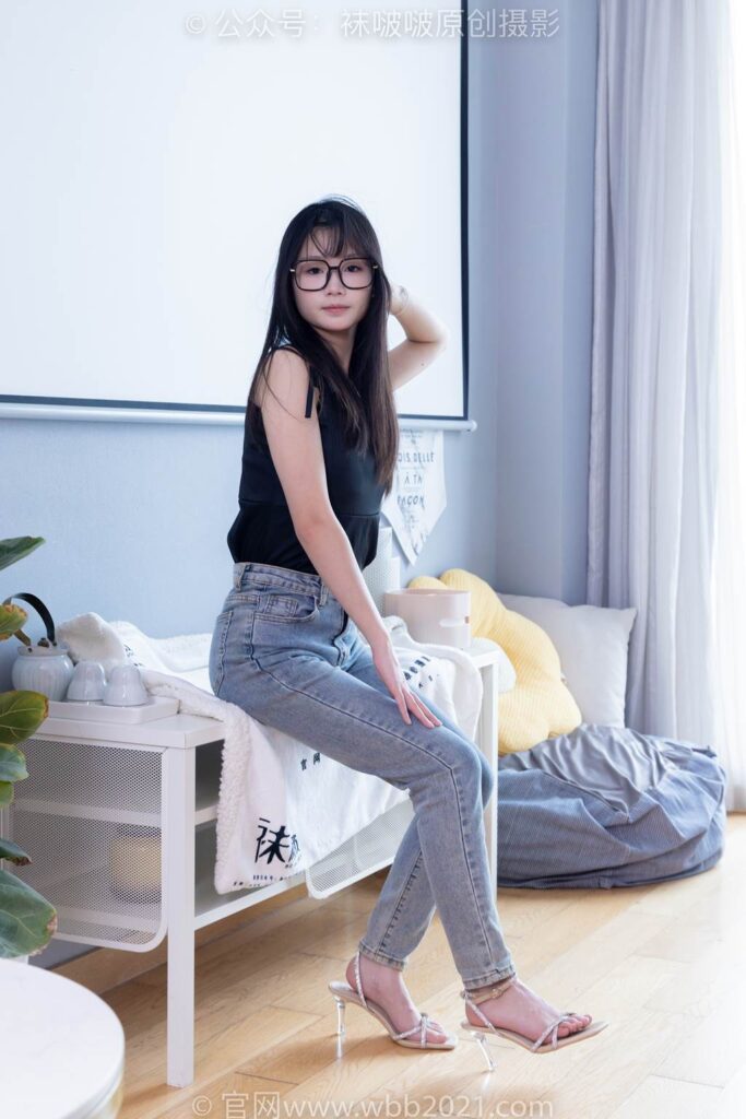 [BoBoSocks袜啵啵]NO.359 甜甜圈-板鞋、高跟鞋、牛仔裤、裸足、连衣裙、肉丝[180P/1V/8.16GB]插图2