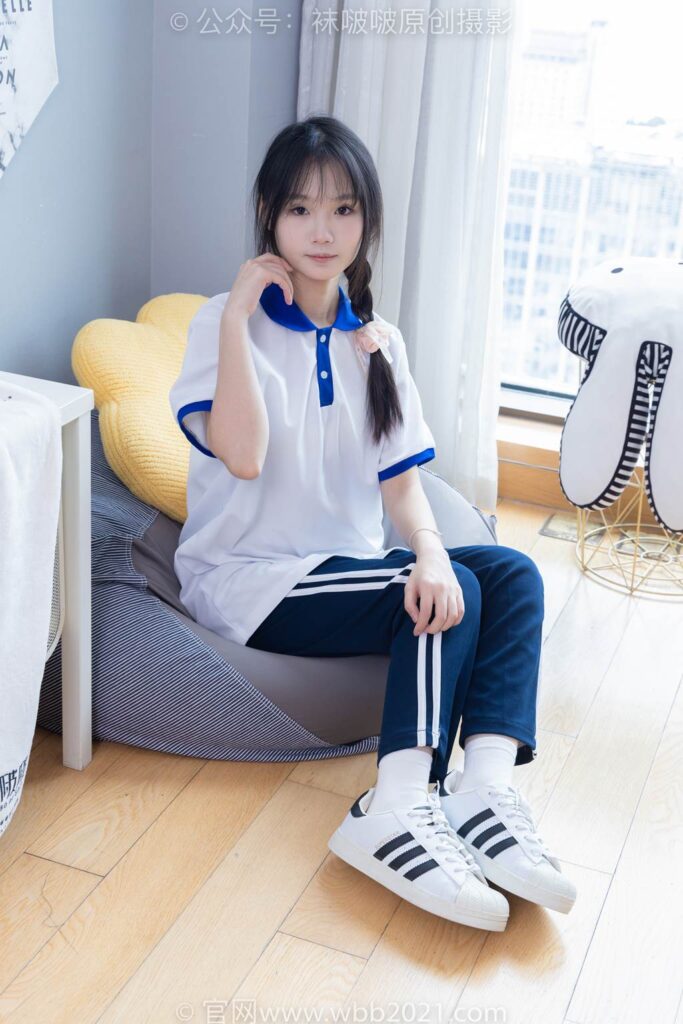 [BoBoSocks袜啵啵]NO.366 甜甜圈-三双板鞋、白棉袜、短白丝[150P/1V/6.13GB]插图2