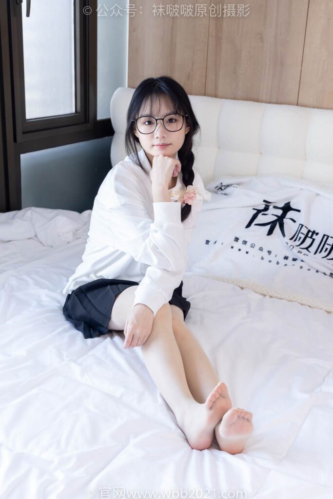 [BoBoSocks袜啵啵]NO.368 甜甜圈-运动鞋、白棉袜、油亮肉丝[160P/1V/5.72GB]插图