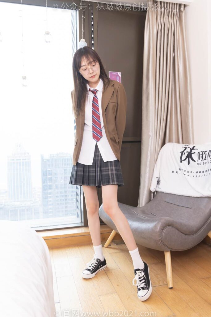 [BoBoSocks袜啵啵]NO.370 稚予-板鞋、白棉袜、灰色棉船袜[140P/1V/5.48GB]插图