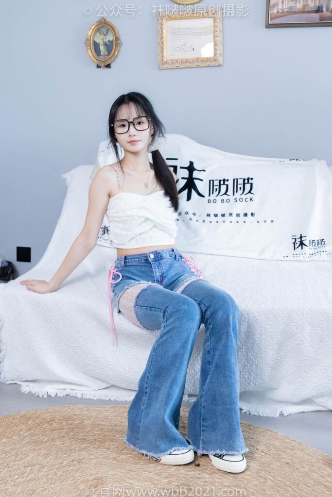 [BoBoSocks袜啵啵]NO.372 甜甜圈-板鞋、白色蕾丝袜、可拆卸牛仔裤、裤里丝[140P/1V/6.32GB]插图1