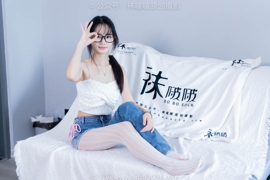 [BoBoSocks袜啵啵]NO.372 甜甜圈-板鞋、白色蕾丝袜、可拆卸牛仔裤、裤里丝[140P/1V/6.32GB]插图3