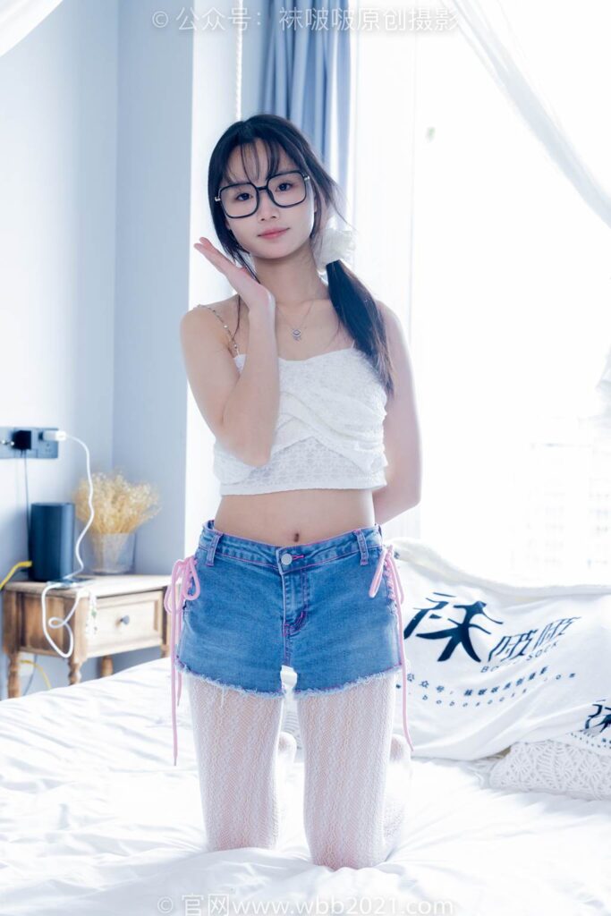 [BoBoSocks袜啵啵]NO.372 甜甜圈-板鞋、白色蕾丝袜、可拆卸牛仔裤、裤里丝[140P/1V/6.32GB]插图