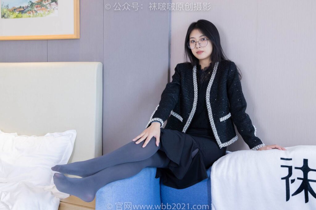 [BoBoSocks袜啵啵]NO.378 奶油-短靴、运动鞋、厚黑丝、厚灰丝[190P/1V/8.38GB]插图1