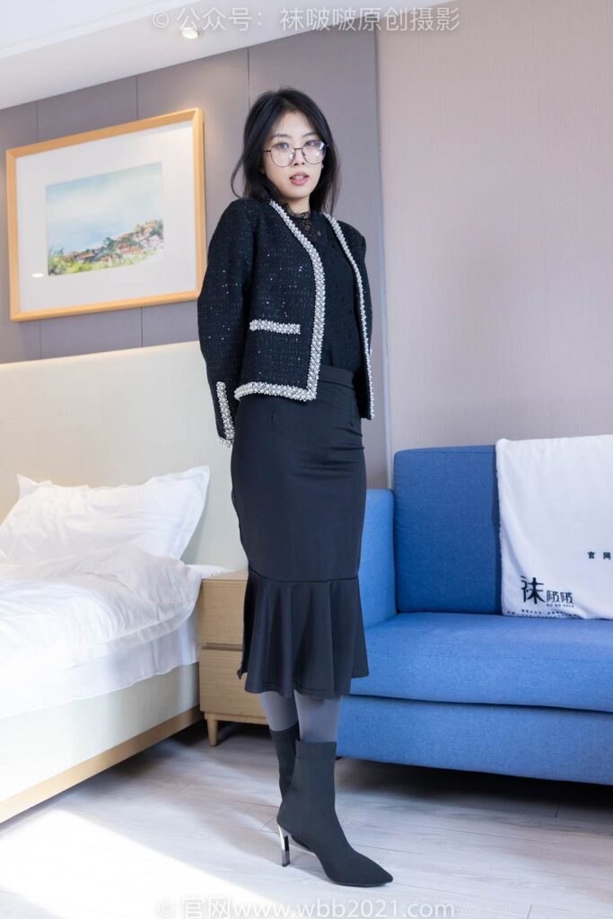 [BoBoSocks袜啵啵]NO.378 奶油-短靴、运动鞋、厚黑丝、厚灰丝[190P/1V/8.38GB]插图