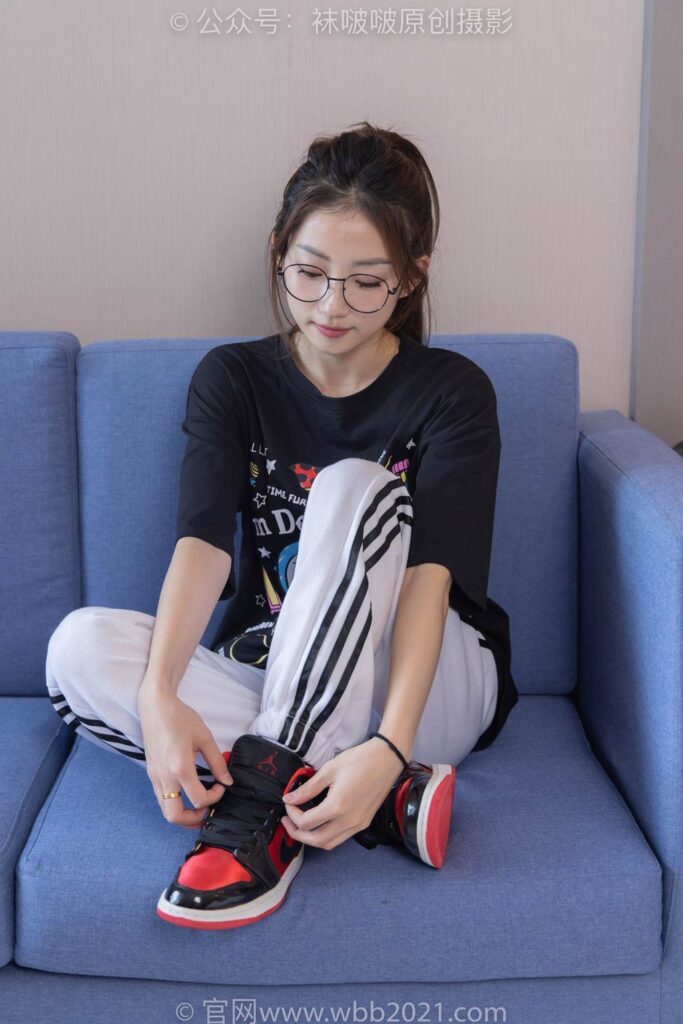 [BoBoSocks袜啵啵]NO.382 小沫-板鞋、白棉袜[143P/1V/5.58GB]插图2