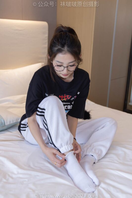 [BoBoSocks袜啵啵]NO.382 小沫-板鞋、白棉袜[143P/1V/5.58GB]-无料摄影圈