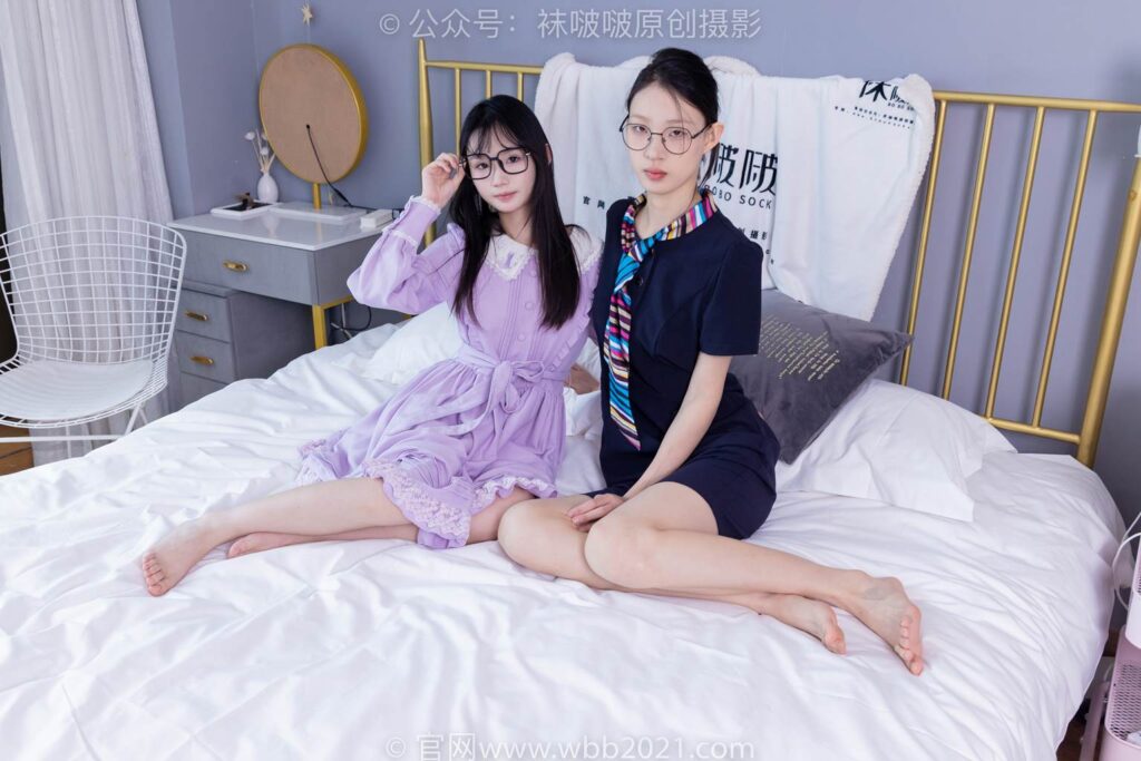 [BoBoSocks袜啵啵]NO.384 雪糕甜甜圈-两双高跟凉鞋、黑丝、白丝、裸足[183P/1V/8.33GB]插图1