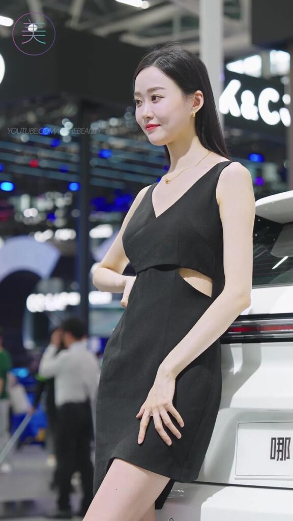 NO.0737 2023 广州车展 Racing Model 车模抖音网红随拍53[1V/197MB]插图2