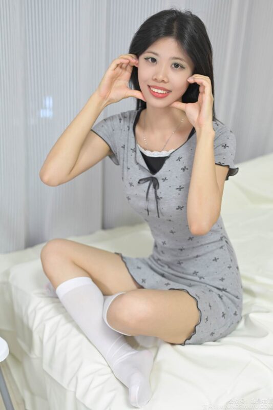 凝思摄影 NO.006 木木-连衣裙、小腿袜、小皮鞋[131P/1V/4.28GB]-无料摄影圈