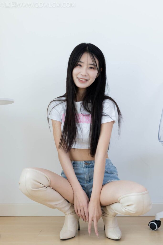 物恋传媒 NO.2475 菜菜-长靴、白棉袜、裸足[184P/1V/4.70GB]插图3