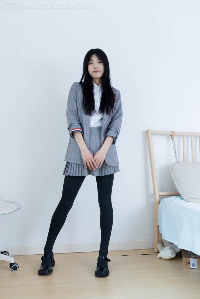 物恋传媒 NO.2479 茯苓-皮鞋、厚灰连裤棉袜[160P/1V/4.55GB]插图1