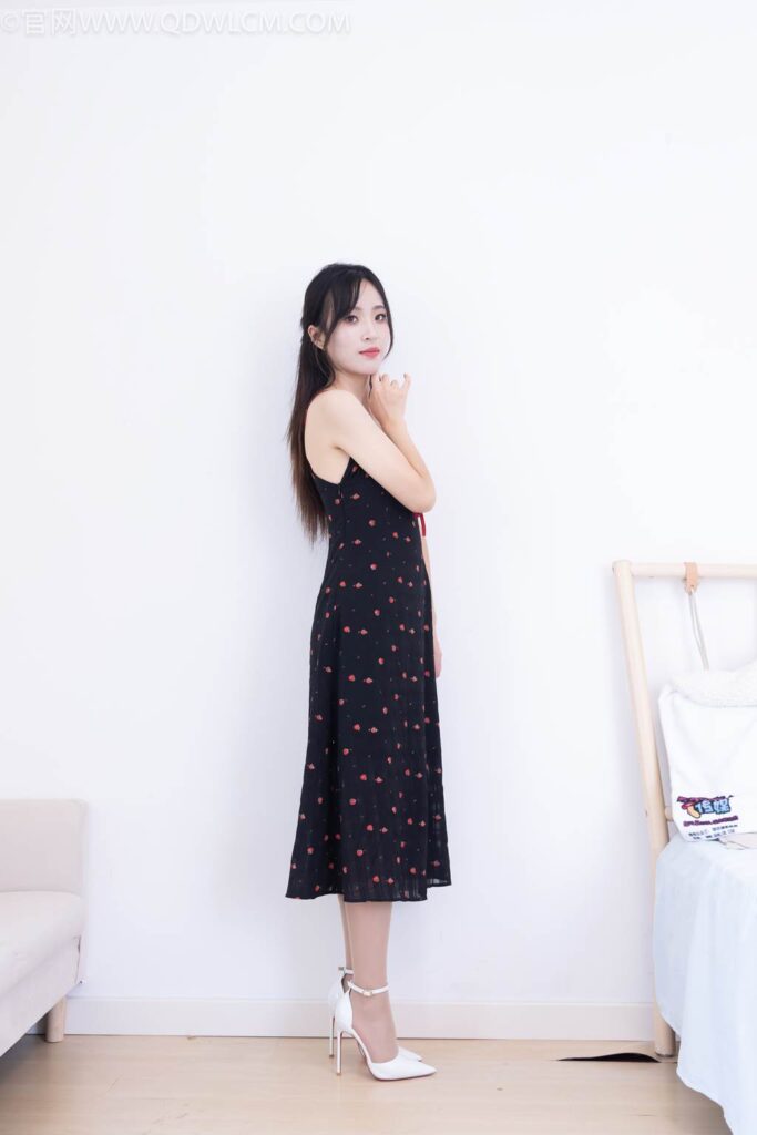 物恋传媒 NO.2481 辣辣-高跟鞋、薄肉丝[150P/1V/3.72GB]插图1