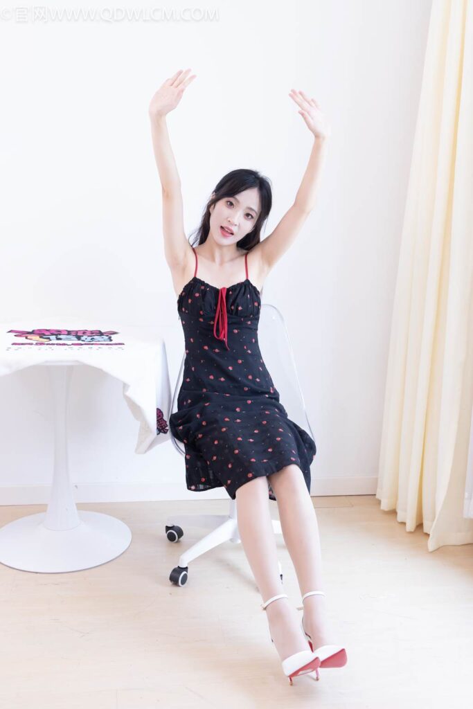 物恋传媒 NO.2481 辣辣-高跟鞋、薄肉丝[150P/1V/3.72GB]插图