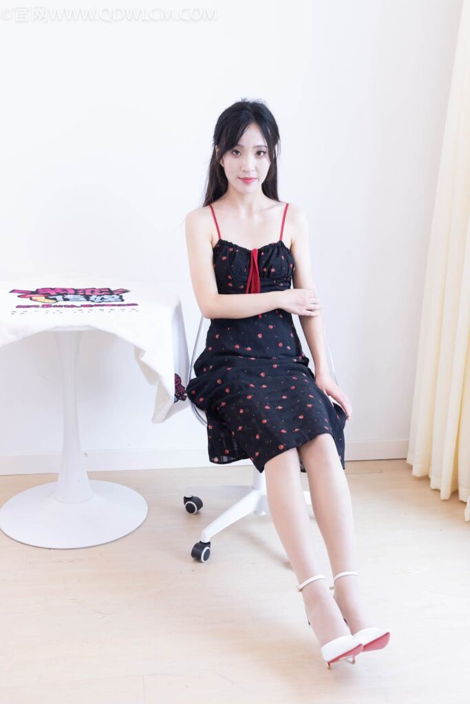 物恋传媒 NO.2481 辣辣-高跟鞋、薄肉丝[150P/1V/3.72GB]插图3