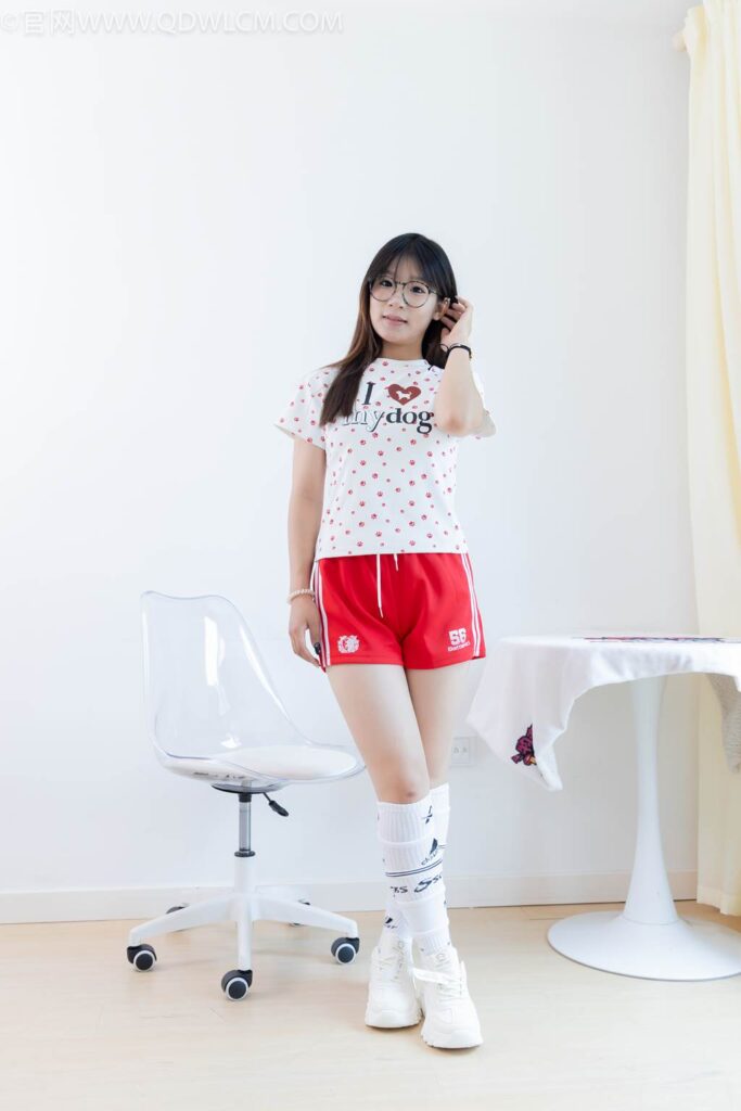 物恋传媒 NO.2482 小可-运动鞋、白棉袜、裸足[165P/1V/3.61GB]插图2