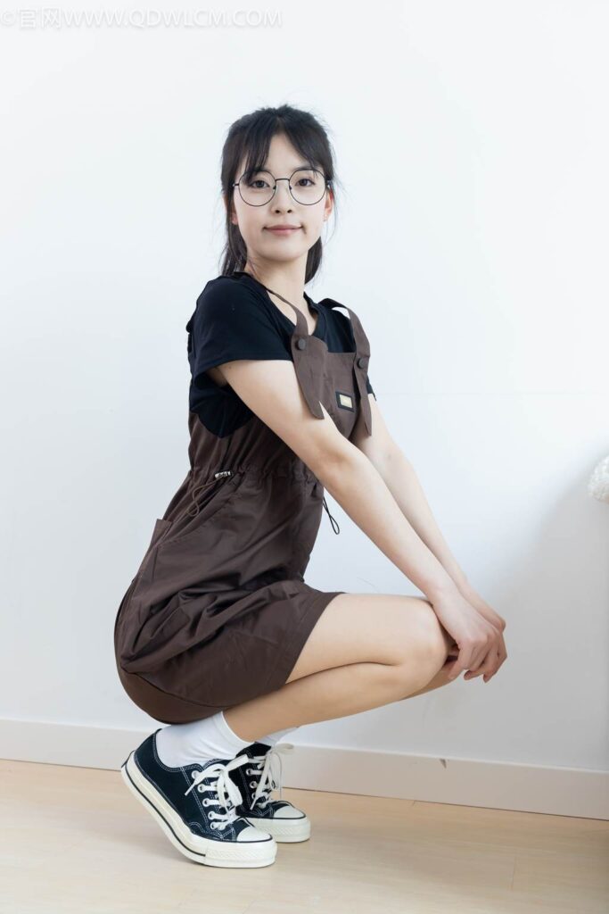 物恋传媒 NO.2483 茯苓-帆布鞋、白棉袜、薄肉丝[171P/1V/3.66GB]插图3