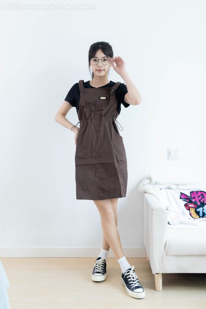 物恋传媒 NO.2483 茯苓-帆布鞋、白棉袜、薄肉丝[171P/1V/3.66GB]插图2