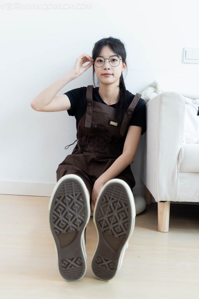 物恋传媒 NO.2483 茯苓-帆布鞋、白棉袜、薄肉丝[171P/1V/3.66GB]插图