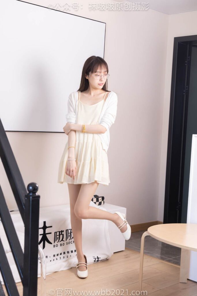 [BoBoSocks袜啵啵]NO.391 稚予-两双高跟鞋、肉丝、油亮白丝、裸足[145P/1V/6.56GB]插图1