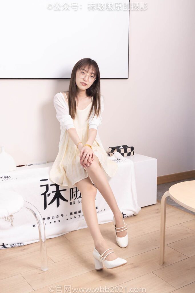 [BoBoSocks袜啵啵]NO.391 稚予-两双高跟鞋、肉丝、油亮白丝、裸足[145P/1V/6.56GB]插图2