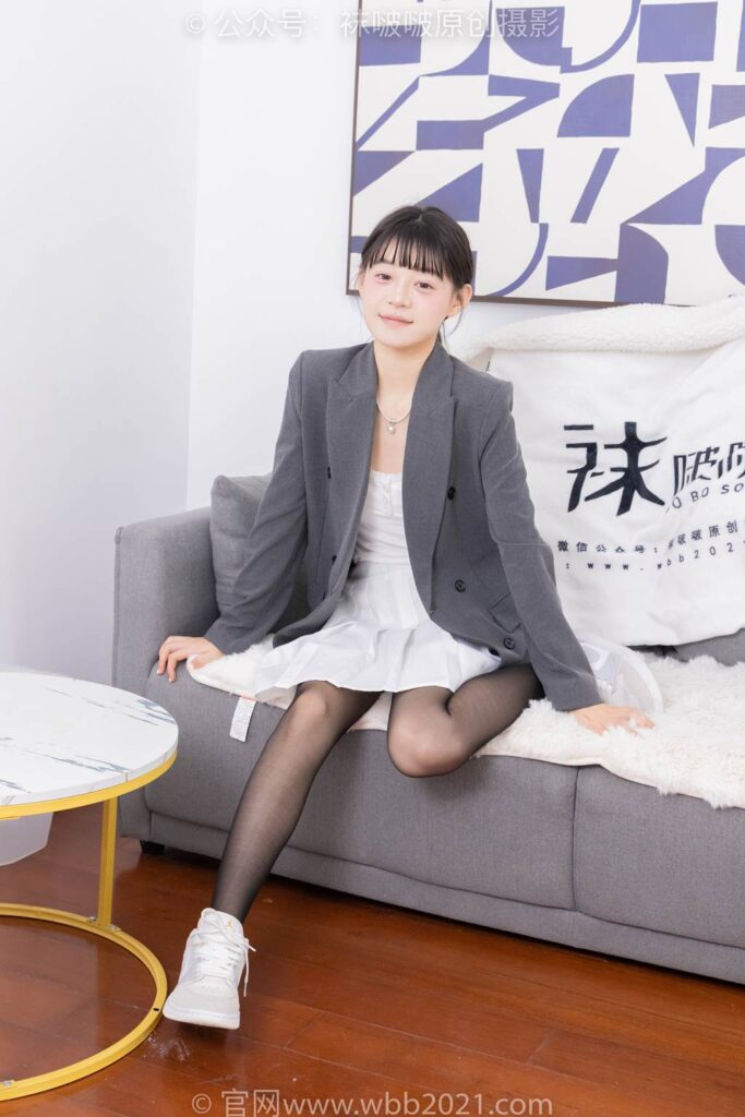 [BoBoSocks袜啵啵]NO.404 糯米-板鞋、黑丝、ol风[145P/1V/6.13GB]插图3