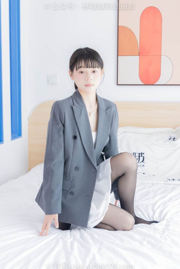 [BoBoSocks袜啵啵]NO.404 糯米-板鞋、黑丝、ol风[145P/1V/6.13GB]插图