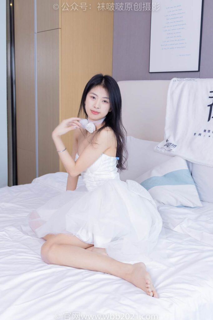 [BoBoSocks袜啵啵]NO.409 奶油-两双高跟鞋、厚白丝大腿袜、裸足[198P/1V/8.28GB]插图1