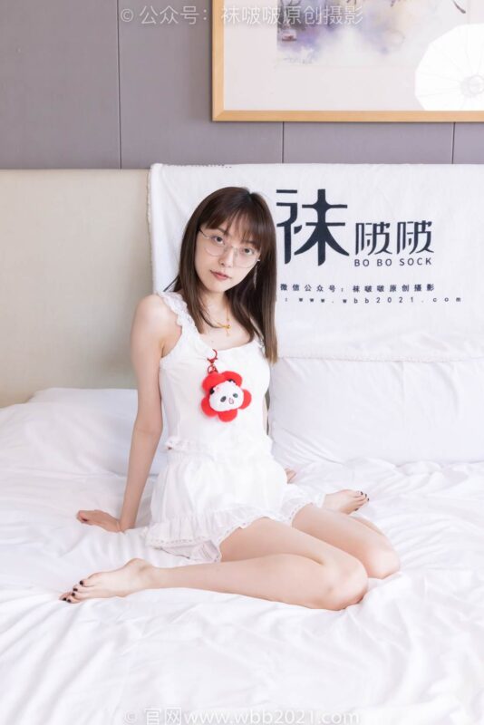 [BoBoSocks袜啵啵]NO.417 稚予-板鞋、白棉袜、裸足、裸足部分脚底抹精油[199P/1V/6.77GB]-无料摄影圈