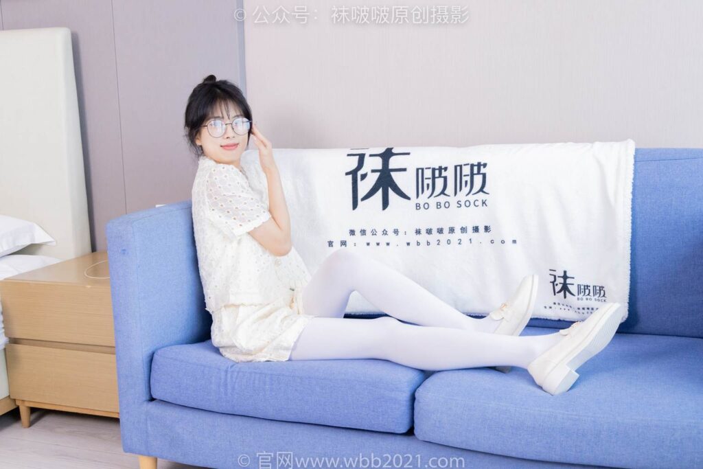 [BoBoSocks袜啵啵]NO.421 奶油-皮鞋、厚白丝、瑜伽动作时老头乐挠脚剧情[140P/1V/6.20GB]插图2