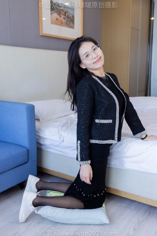 [BoBoSocks袜啵啵]NO.425 芝士-高跟鞋、板鞋、肉丝、黑丝[155P/1V/6.17GB]-无料摄影圈