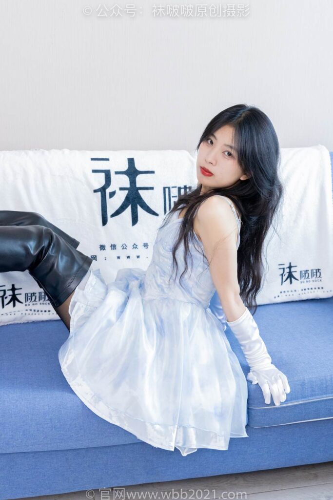 [BoBoSocks袜啵啵]NO.427 奶油-两双长靴、黑丝[149P/1V/6.79GB]插图3