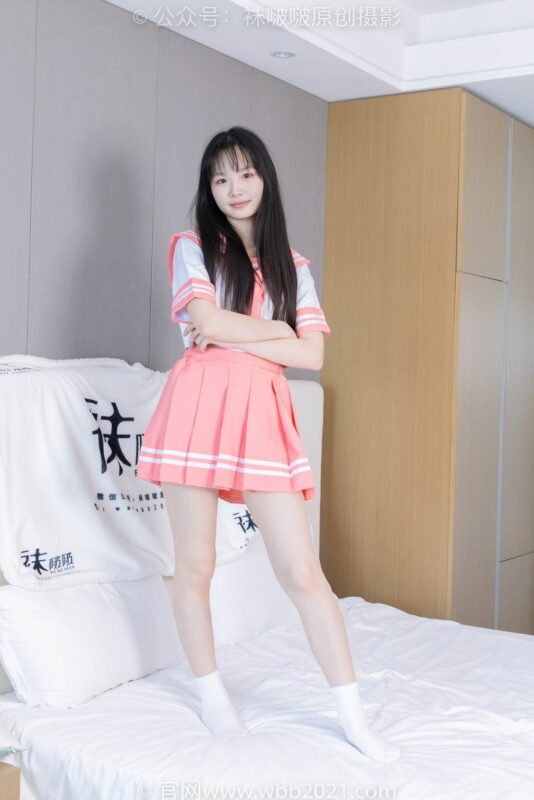 [BoBoSocks袜啵啵]NO.429 甜甜圈-板鞋、白棉袜、过膝白棉袜[159P/1V/7.22GB]-无料摄影圈