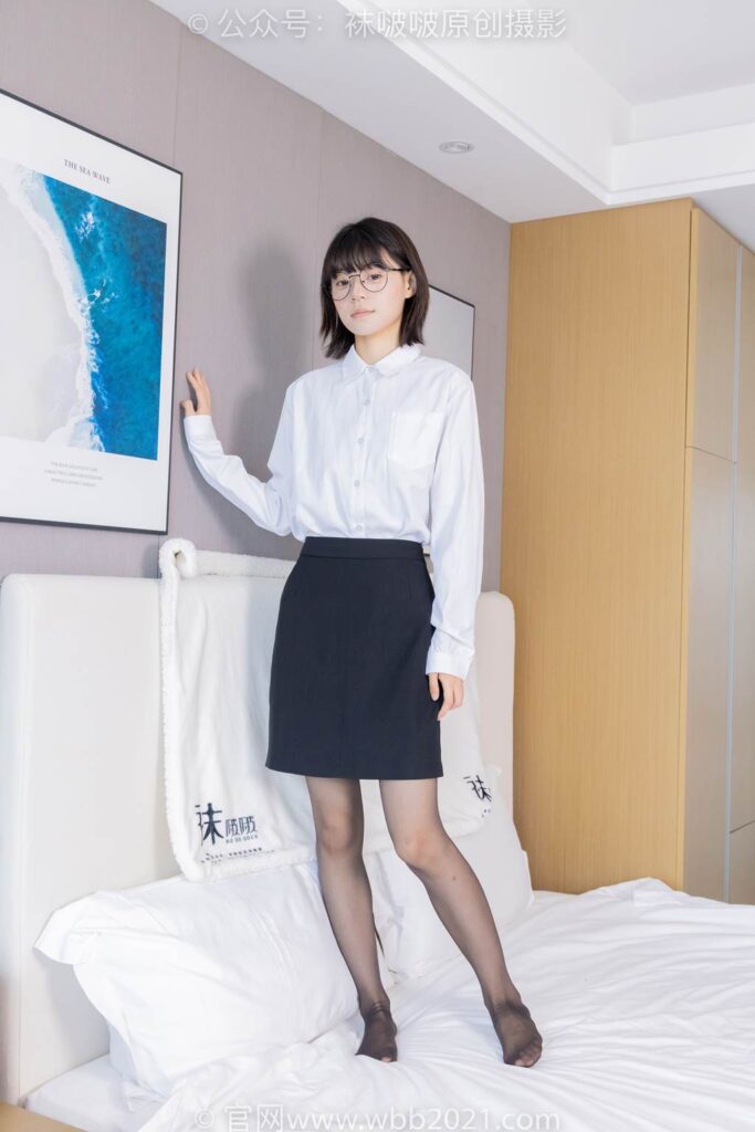 [BoBoSocks袜啵啵]NO.436 糯米-OL制服、两双平底鞋、薄黑丝、厚肉丝[150P/1V/6.51GB]插图2