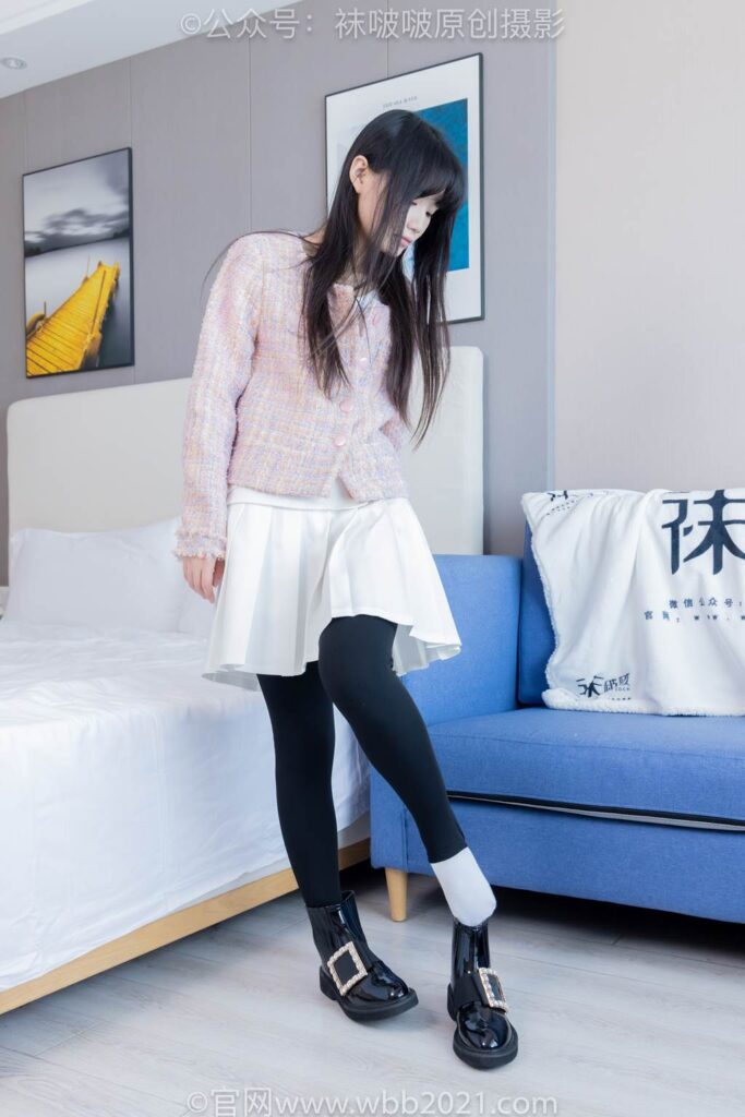 BoBoSocks袜啵啵 NO.438 甜甜圈-皮鞋、板鞋、白棉袜、黑色踩脚袜[150P/1V/7.28GB]插图