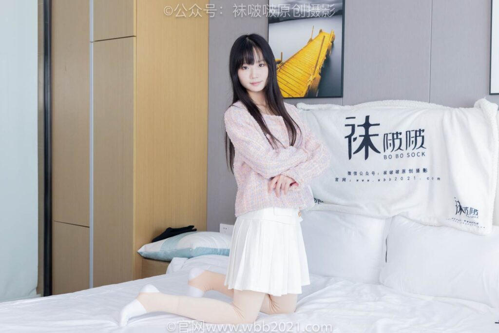 BoBoSocks袜啵啵 NO.438 甜甜圈-皮鞋、板鞋、白棉袜、黑色踩脚袜[150P/1V/7.28GB]插图2