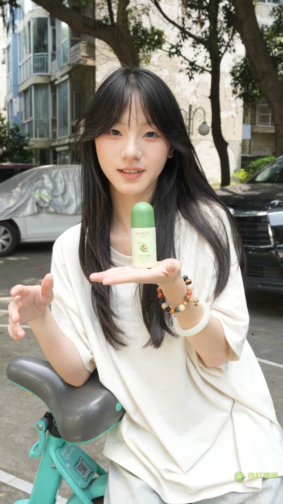 青柠映画 NO.042 – 阿慌 共享单车裸足[133P/2V/9.45GB]插图3