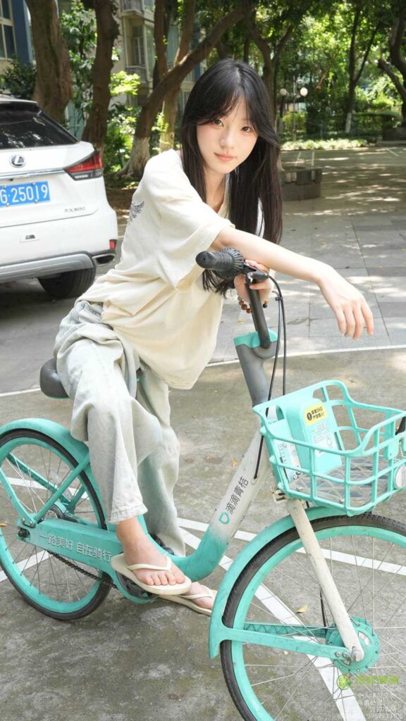 青柠映画 NO.042 – 阿慌 共享单车裸足[133P/2V/9.45GB]插图1