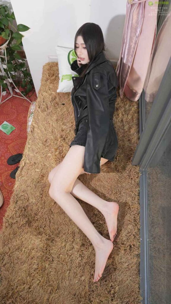 青柠映画 NO.044 – AN 短裤皮衣套装[130P/2V/7.35GB]插图3