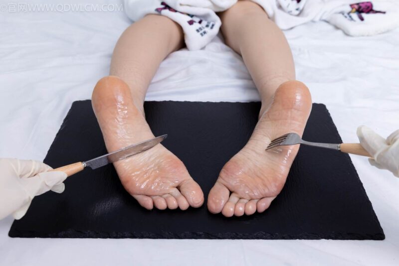 物恋传媒 NO.2486 菜菜-高跟鞋、厚黑丝、裸足[284P/1V/6.02GB]-无料摄影圈