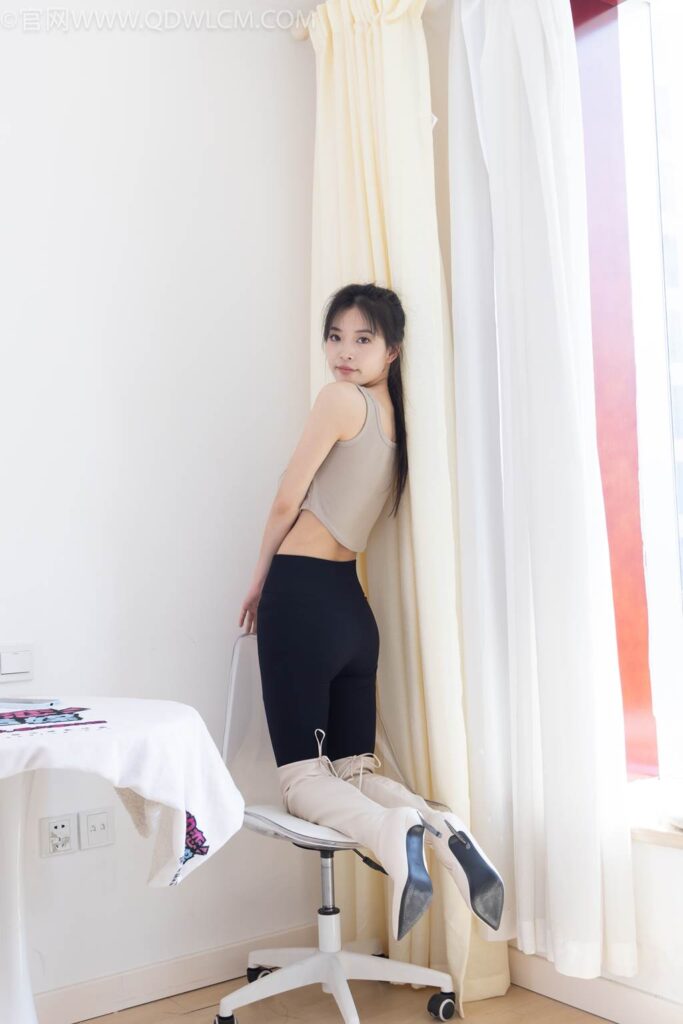 物恋传媒 NO.2490 茯苓-长靴、白棉袜、裸足[180P/1V/4.14GB]插图1