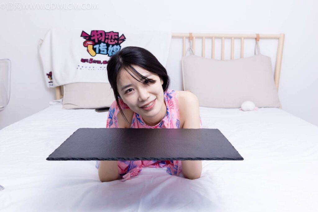 物恋传媒 NO.2494 菜菜-高跟凉鞋、薄肉丝、裸足[323P/1V/6.56GB]插图