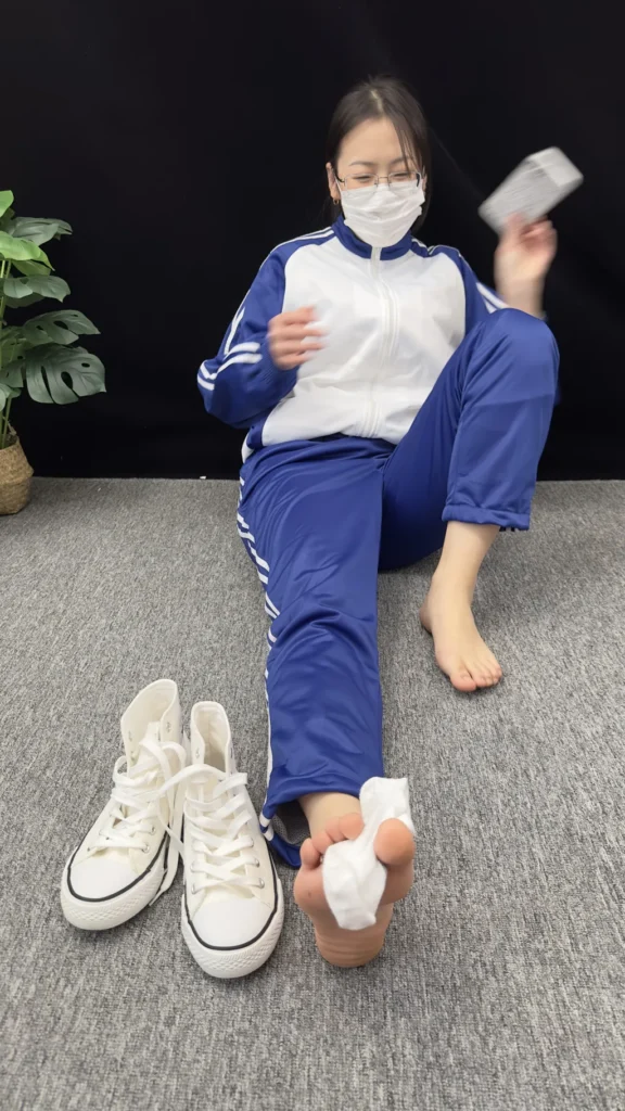 三禾摄影 NO.008 校服 帆布鞋 船袜 短丝[153P/3V/7.42GB]插图3