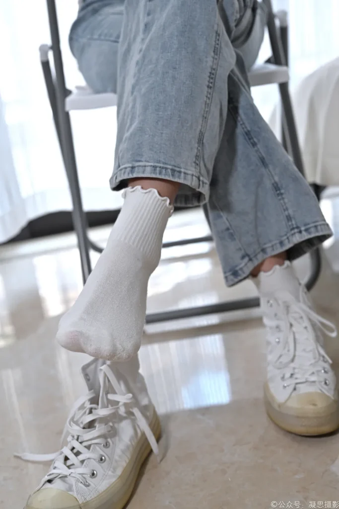 凝思摄影 NO.018 小睿-T恤、短白袜、平底鞋[142P/1V/4.34GB]插图2