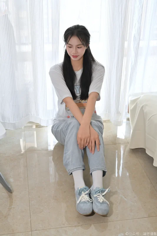 凝思摄影 NO.019 德美-T恤、短白袜、平底鞋[200P/4.70GB]-无料摄影圈