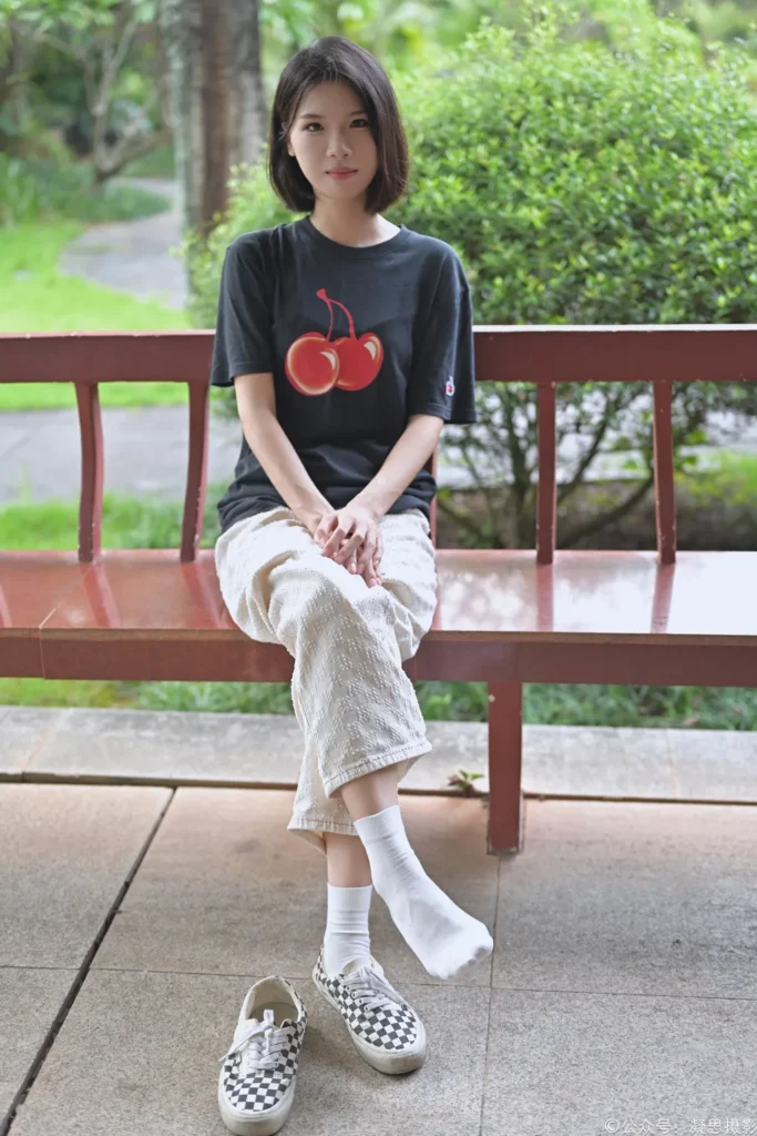 凝思摄影 NO.031 小睿-T恤、短白袜、平底鞋[144P/1V/5.27GB]插图2