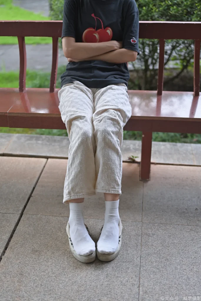 凝思摄影 NO.031 小睿-T恤、短白袜、平底鞋[144P/1V/5.27GB]插图3