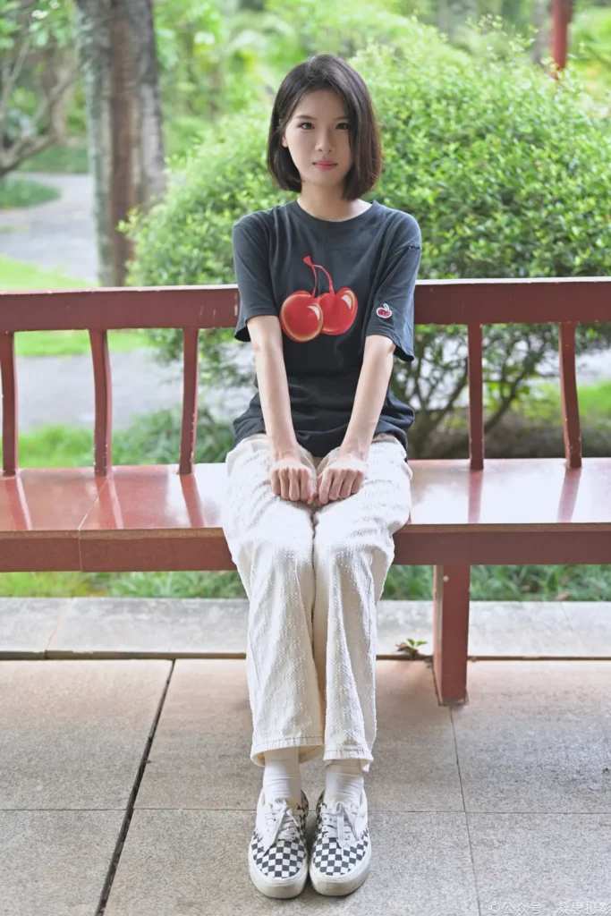 凝思摄影 NO.031 小睿-T恤、短白袜、平底鞋[144P/1V/5.27GB]插图1