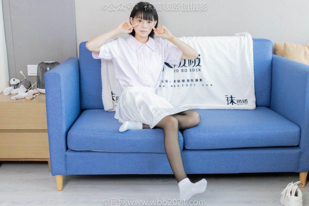 [BoBoSocks袜啵啵]NO.449 糯米 运动鞋、白棉袜、黑丝[148P/1V/7.58GB]插图